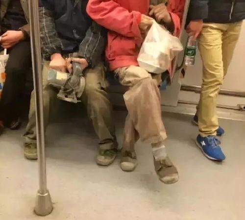 脱上衣照片,揭秘时尚与自信的完美融合  第2张