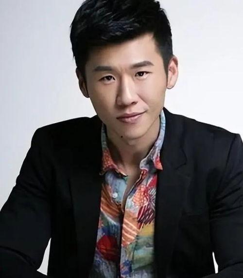 演员孙玮的妻子是谁,揭秘影坛硬汉背后的温柔佳人