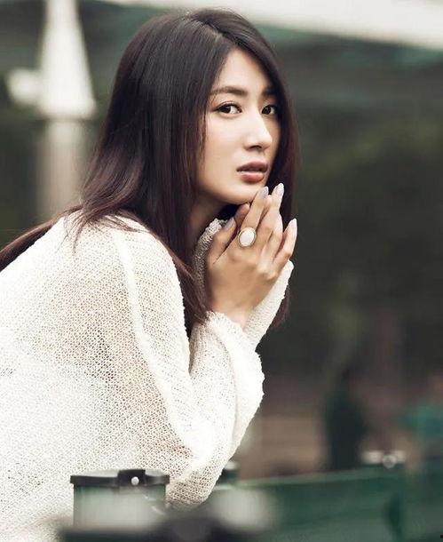 郭珍霓娱乐圈,娱乐圈的璀璨星途与情感纠葛  第2张