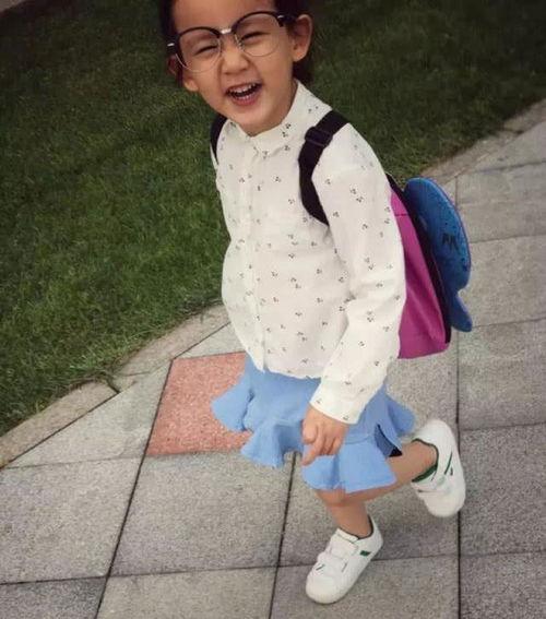 黄磊生活照街拍,生活照街拍展现真实魅力  第2张